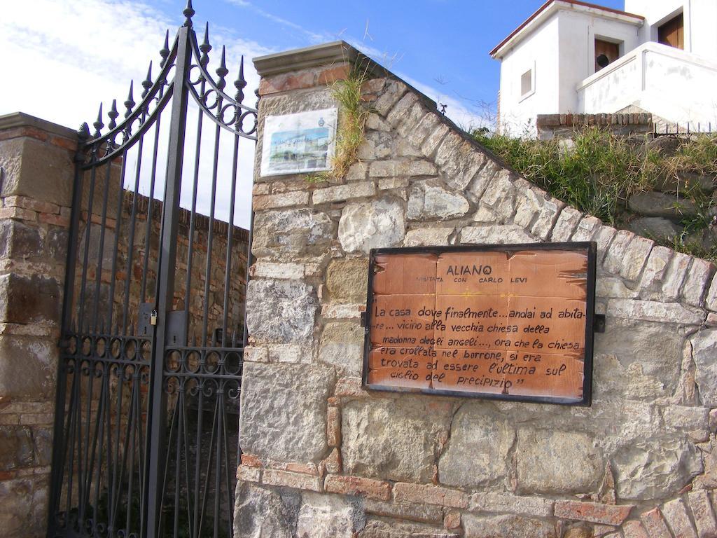 Casa Vacanze Isabella Aliano Exterior foto
